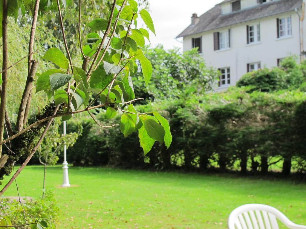 Hôtel Deshors-Foujanet Chamboulive Exterior foto